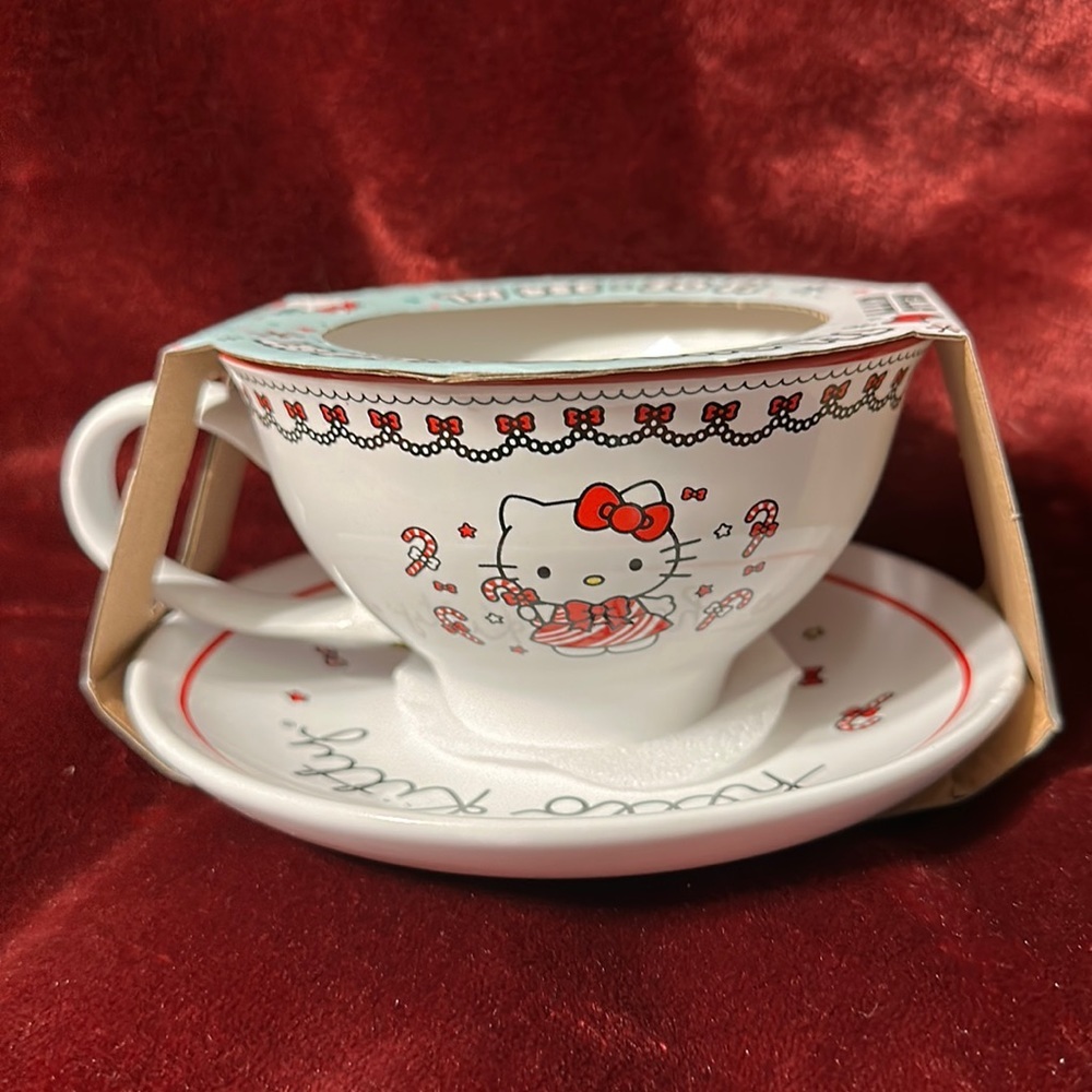 NWT Hello Kitty Tea Cup and Saucer Set